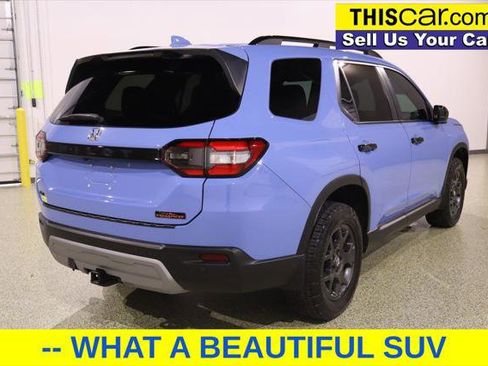 Used 2025 Honda Pilot TrailSport image 7