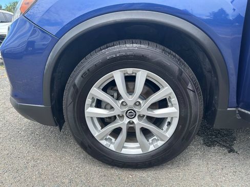 Used 2020 Nissan Rogue SV FWD image 15