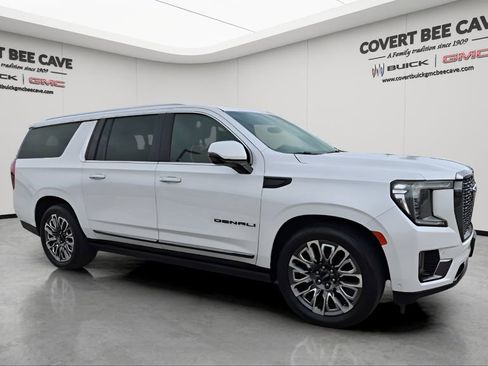 Used 2023 GMC Yukon XL Denali Ultimate image 1