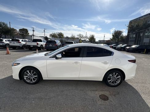 Used 2020 MAZDA MAZDA3 Sedan image 3