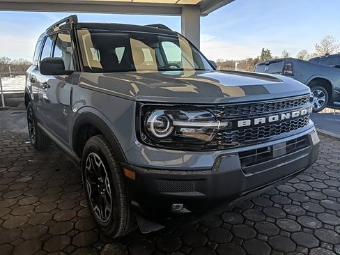 Used 2025 Ford Bronco Sport Outer Banks image 3