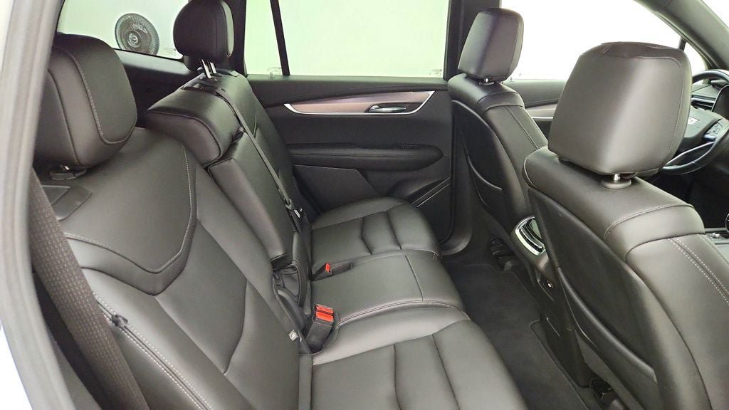 Used 2024 Cadillac XT6 Luxury FWD image 24