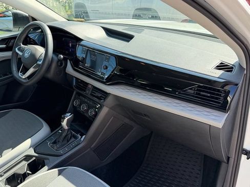 Certified 2024 Volkswagen Taos S FWD image 17