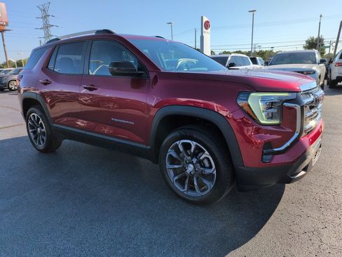 Used 2026 GMC Terrain Elevation w/ Elevation Premium Package FWD image 7