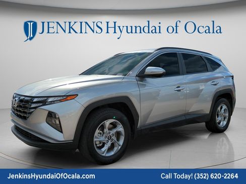 Certified 2023 Hyundai Tucson SEL w/ Winter Package AWD/4WD image 7