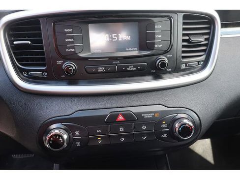 Used 2016 Kia Sorento LX FWD image 13