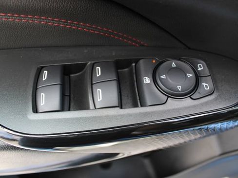 Used 2024 Chevrolet Trax RS w/ Sunroof Package FWD image 13