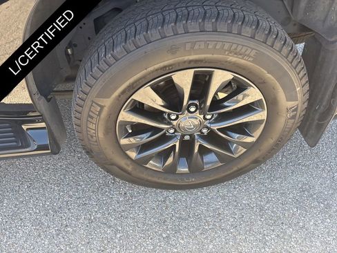 Used 2023 Lexus GX 460 Premium image 14