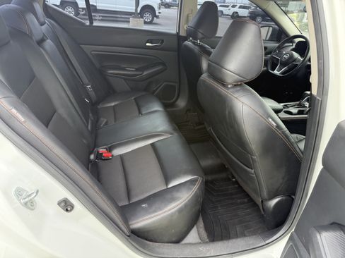 Used 2022 Nissan Altima 2.5 SR w/ Midnight Edition Package FWD image 11