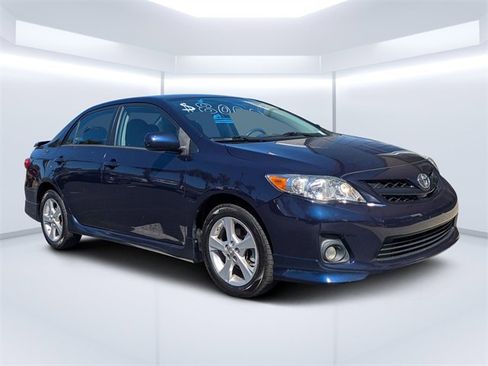 Used 2013 Toyota Corolla S image 2