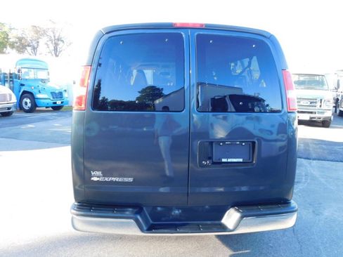Used 2017 Chevrolet Express 3500 LT w/ LT Preferred Equipment Group image 3