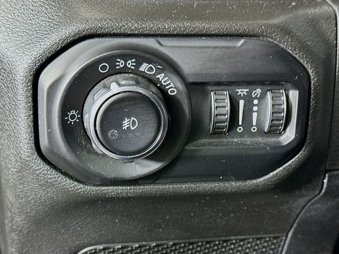 Used 2020 Jeep Wrangler Unlimited Sport S image 17