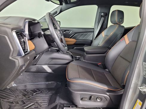 Used 2024 GMC Canyon AT4 w/ AT4 Premium Package AWD/4WD image 19