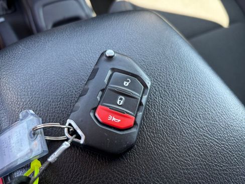 Used 2025 Jeep Wrangler Unlimited Sport AWD/4WD image 20