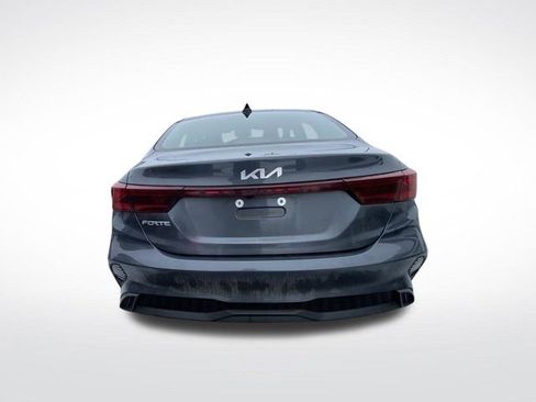 Used 2024 Kia Forte LXS w/ LXS Technology Package image 8