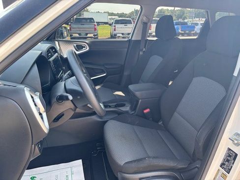 Used 2022 Kia Soul LX FWD image 13