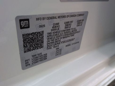 Used 2025 Chevrolet Silverado 2500 LT w/ Convenience Package image 31