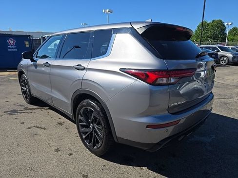 Used 2022 Mitsubishi Outlander SE AWD/4WD image 5