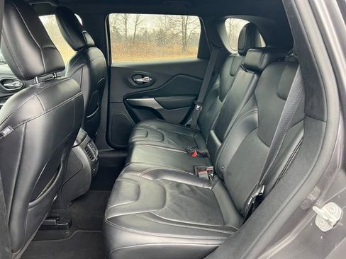 Used 2019 Jeep Cherokee High Altitude image 5