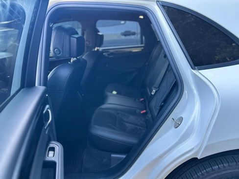 Used 2020 Porsche Macan image 13