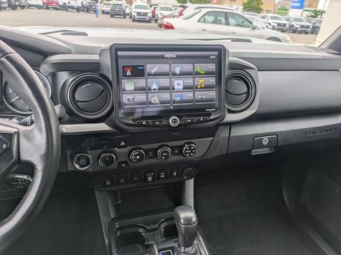 Used 2019 Toyota Tacoma TRD Off-Road AWD/4WD image 26