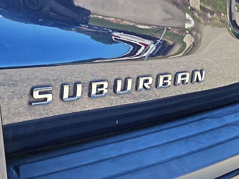 Used 2019 Chevrolet Suburban LS RWD image 35