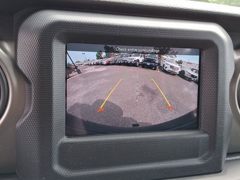 Used 2022 Jeep Wrangler Unlimited Sport image 17