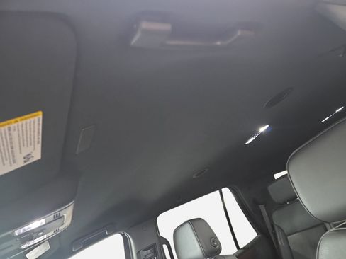 Used 2025 GMC Yukon Denali AWD/4WD image 29