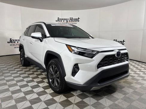 Used 2023 Toyota RAV4 Limited AWD/4WD image 4