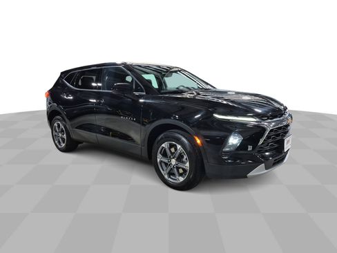 Certified 2025 Chevrolet Blazer LT AWD/4WD image 2