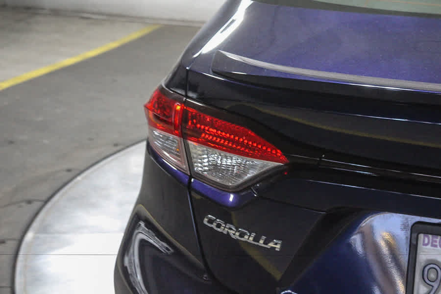 Used 2024 Toyota Corolla SE w/ SE Premium Package FWD image 8