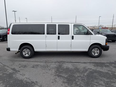 Used 2013 Chevrolet Express 3500 LS image 6