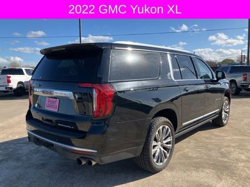 Used 2022 GMC Yukon XL Denali w/ Denali Premium Package image 7