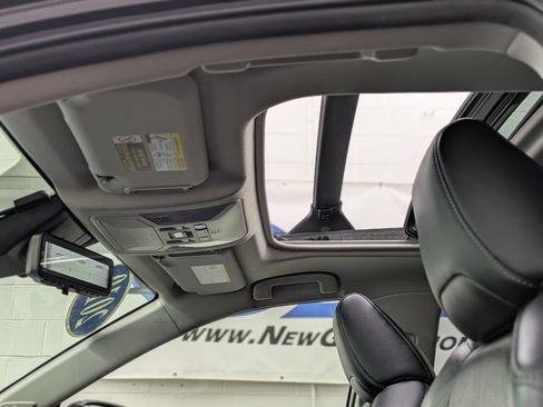 Used 2019 Toyota RAV4 Limited w/ Advanced Technology Package AWD/4WD image 10