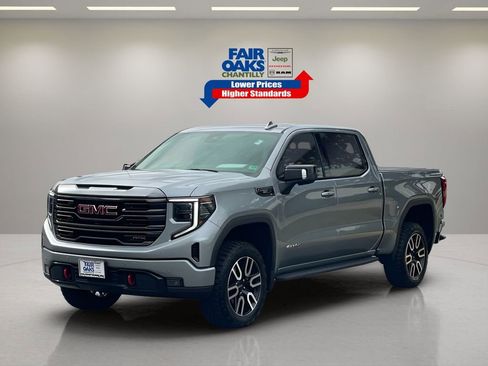 Used 2024 GMC Sierra 1500 AT4 w/ Technology Package image 4