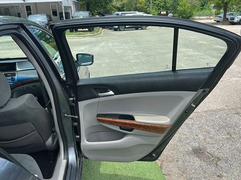 Used 2012 Honda Accord EX image 19