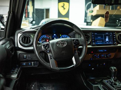 Used 2023 Toyota Tacoma TRD Sport w/ Black Out Package (TMS) image 15