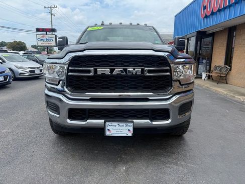 Used 2024 RAM 2500 Tradesman w/ Chrome Appearance Group AWD/4WD image 2