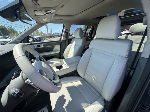 Used 2025 Hyundai Santa Fe Limited image 11
