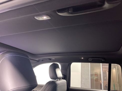 New 2025 Jeep Grand Cherokee Limited w/ Black Appearance Package image 20