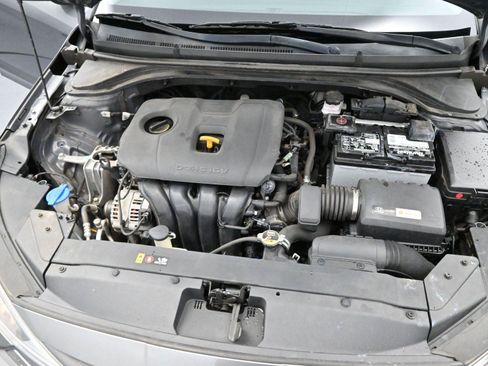 Used 2019 Hyundai Elantra SEL image 28