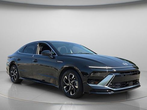Certified 2025 Hyundai Sonata SEL FWD image 9