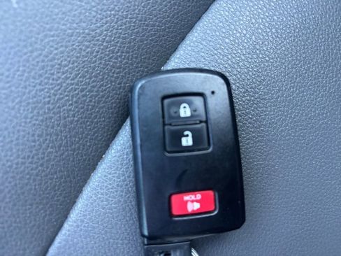 Used 2021 Toyota 4Runner SR5 Premium w/ Moonroof Package AWD/4WD image 20