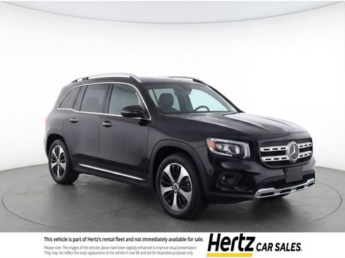 Used 2025 Mercedes-Benz GLB 250 4MATIC image 1