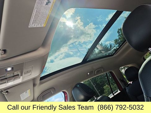 Used 2022 Volkswagen Atlas SEL R-Line AWD/4WD image 22