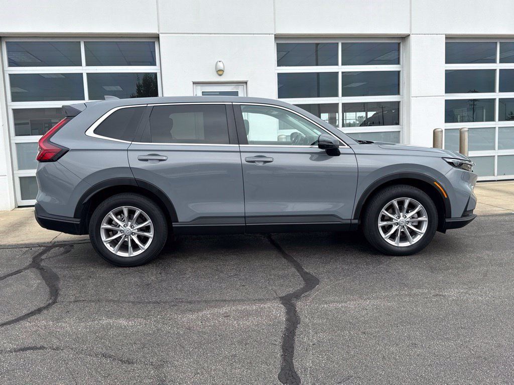 Used 2024 Honda CR-V EX image 3