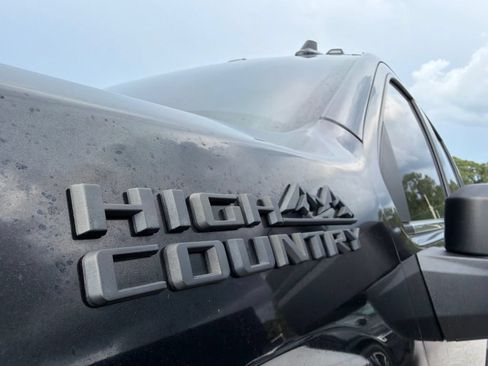 Used 2021 Chevrolet Silverado 2500 High Country w/ Z71 Off-Road Package AWD/4WD image 5