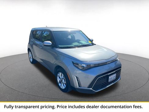 Used 2025 Kia Soul LX w/ LX Technology Package FWD image 1