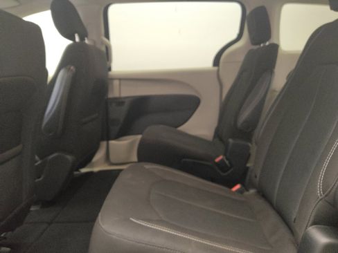 Used 2023 Chrysler Voyager LX FWD image 18