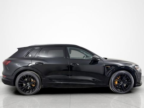 Certified 2023 Audi e-tron Chronos image 6